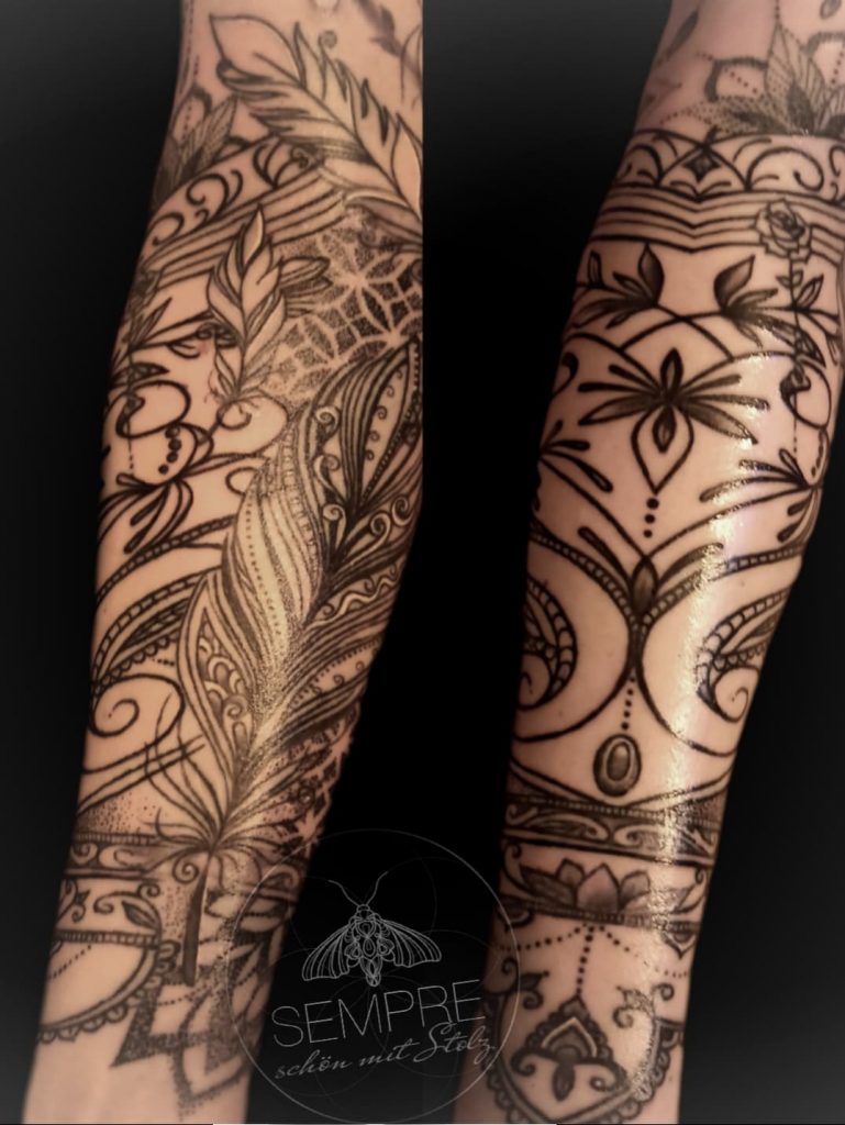 Ornament-Tattoo mit floralen Mustern am Arm – detailreich gestaltet